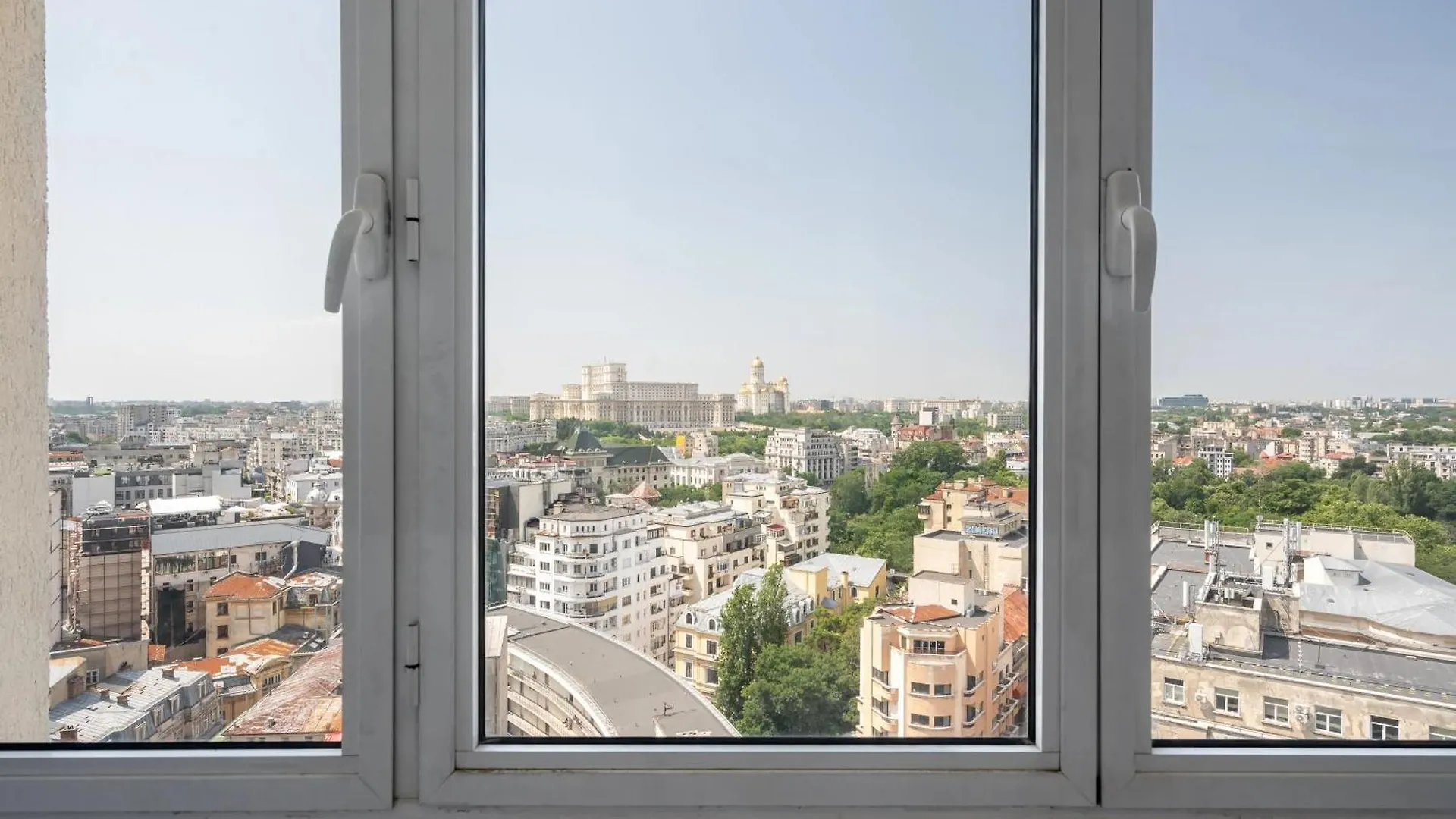 Views! Of All The Palaces, 2Br Stunner Bukarest Apartment