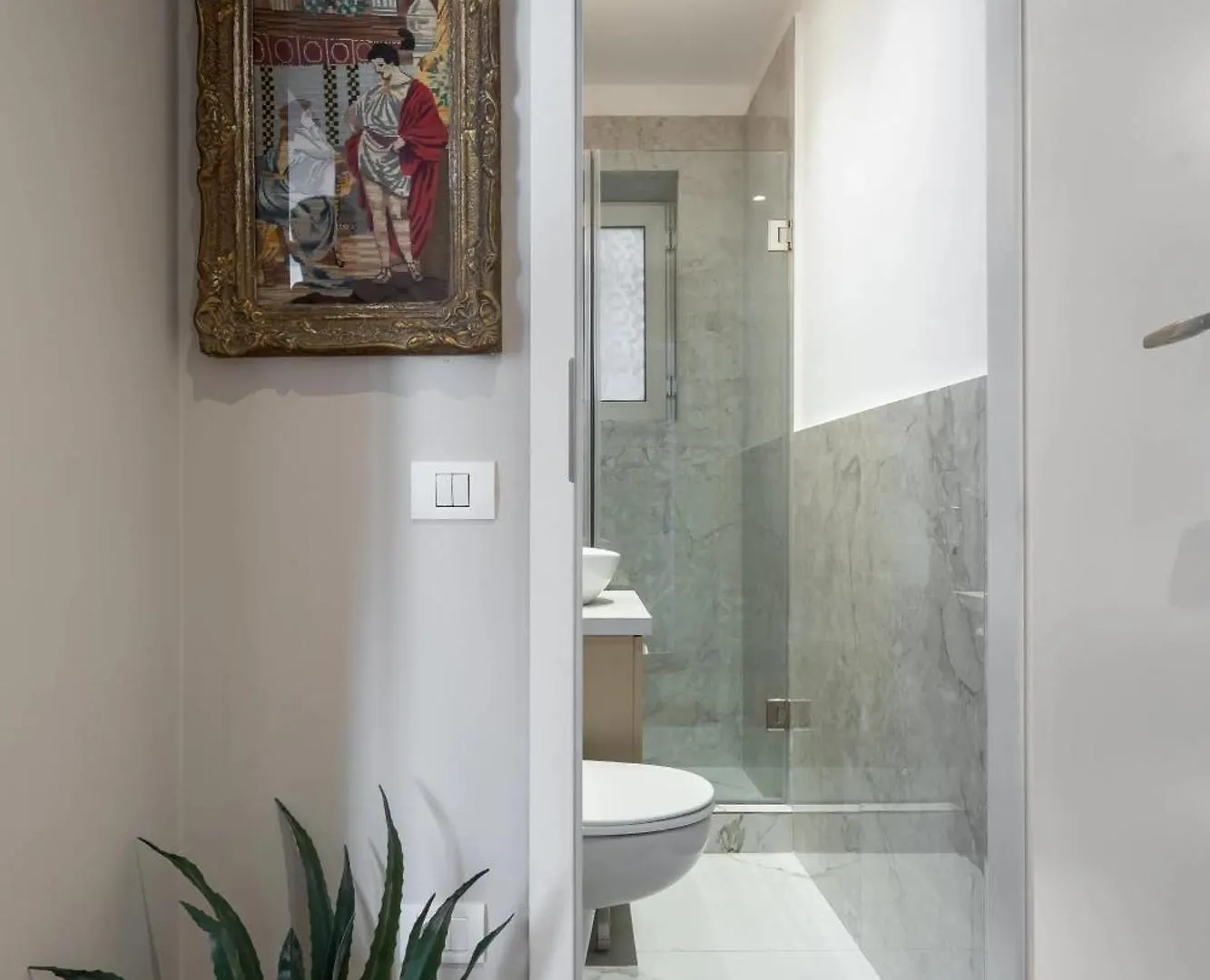 Apartment Views! Of All The Palaces, 2Br Stunner Bukarest