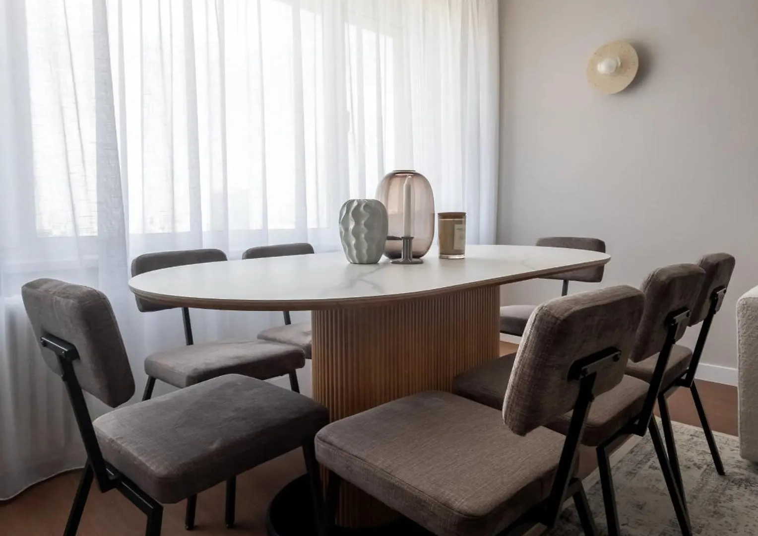 Apartment Views! Of All The Palaces, 2Br Stunner Bukarest Rumänien